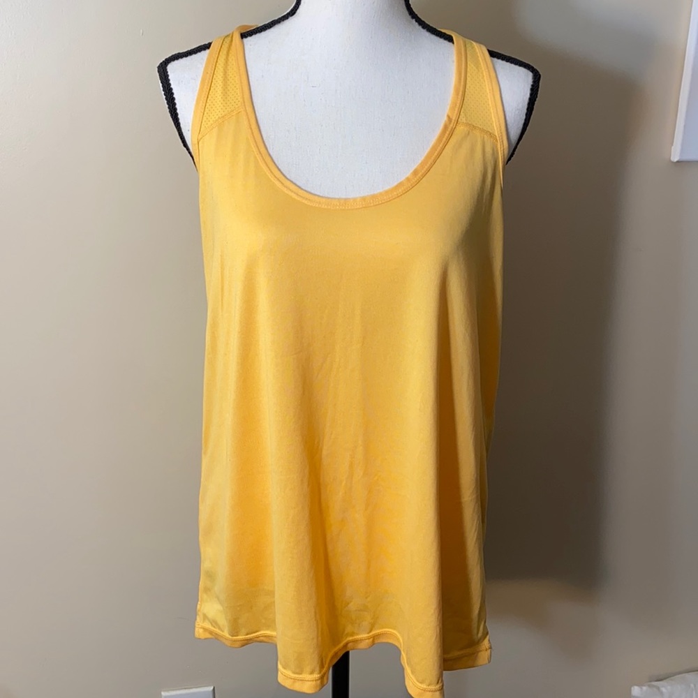2 workout tanks